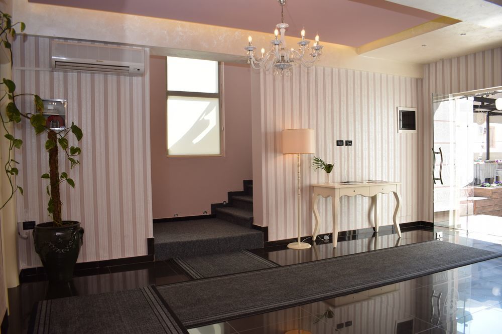 Royal 3* Tirana